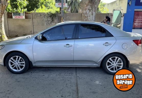 Autos - Kia Cerato 2011 Nafta 125000Km - En Venta