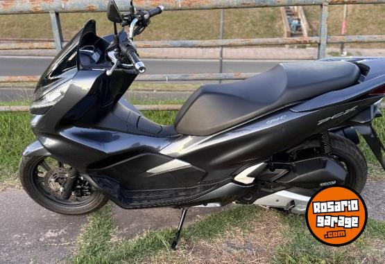 Motos - Honda PCX 2019 Nafta 5800Km - En Venta
