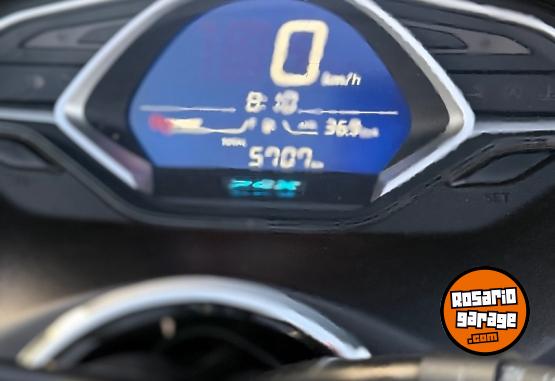Motos - Honda PCX 2019 Nafta 5800Km - En Venta