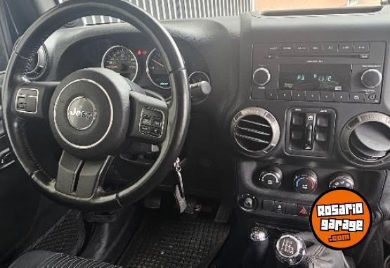 Camiones y Grúas - Jeep Wrangler Unlimited 42MIL km - En Venta