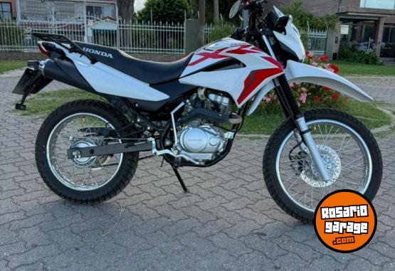 Motos - Honda XR 150 2023 Nafta 8600Km - En Venta