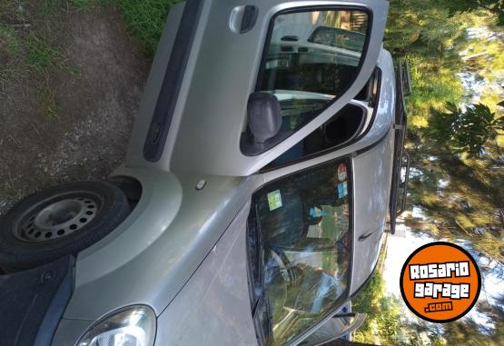 Utilitarios - Renault Kangoo 2012 GNC 269000Km - En Venta