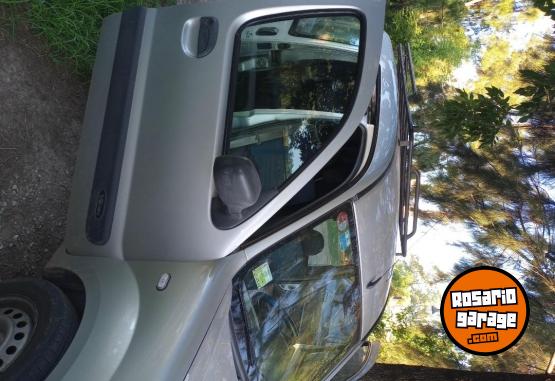 Utilitarios - Renault Kangoo 2012 GNC 269000Km - En Venta