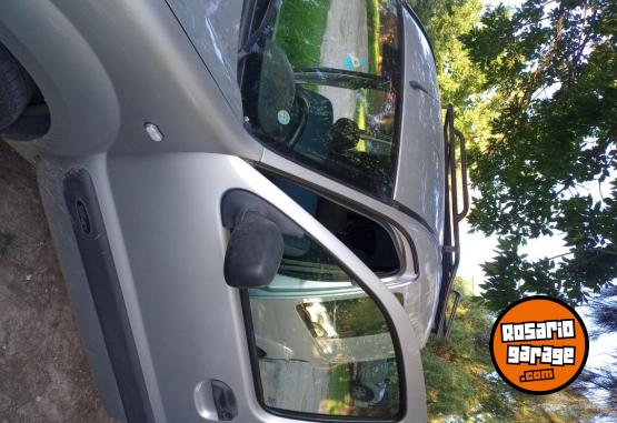 Utilitarios - Renault Kangoo 2012 GNC 269000Km - En Venta