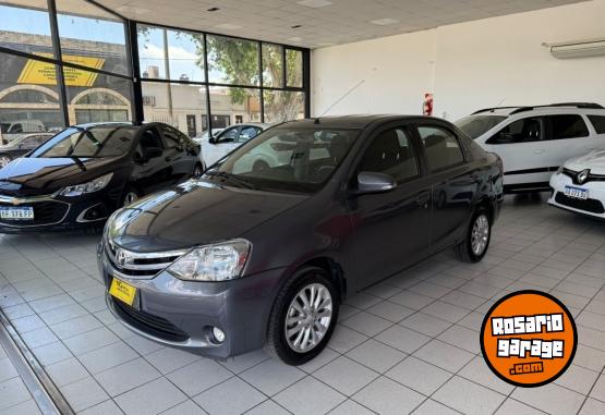 Autos - Toyota Etios XLS 2016 Nafta 124000Km - En Venta