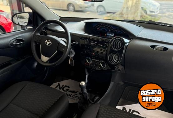 Autos - Toyota Etios XLS 2016 Nafta 124000Km - En Venta