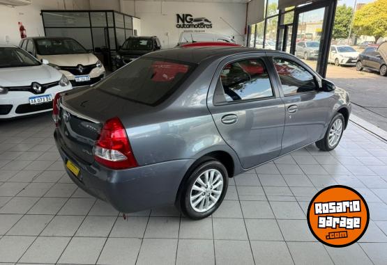 Autos - Toyota Etios XLS 2016 Nafta 124000Km - En Venta