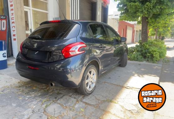 Autos - Peugeot 208 Allure Nav Touch 2014 Nafta 96500Km - En Venta