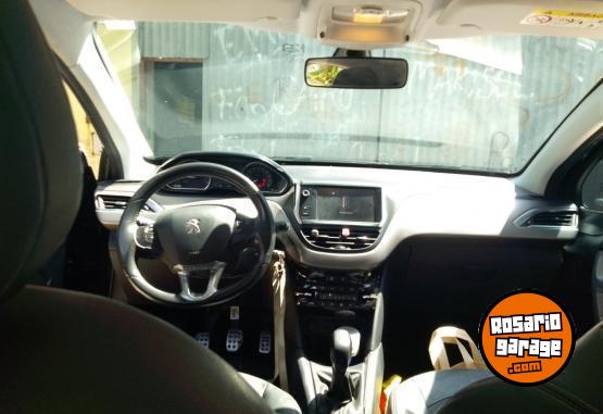 Autos - Peugeot 208 feline 2017 Nafta 50000Km - En Venta