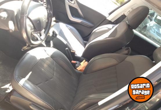 Autos - Peugeot 208 feline 2017 Nafta 50000Km - En Venta