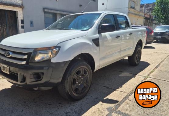 Camionetas - Ford Ranger 4x4 permuto 2014 Nafta 148000Km - En Venta