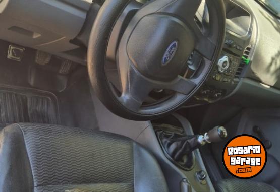 Camionetas - Ford Ranger 4x4 permuto 2014 Nafta 148000Km - En Venta