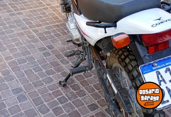 Motos - Corven Triax 150 2022 Nafta 1800Km - En Venta