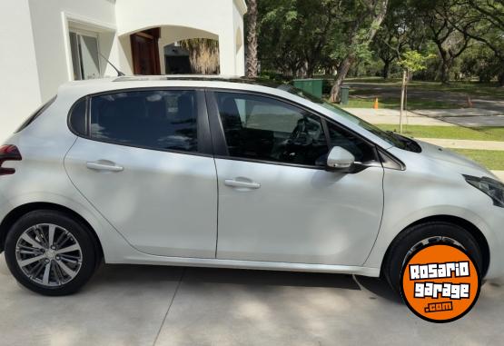 Autos - Peugeot 208 2020 Nafta 48500Km - En Venta