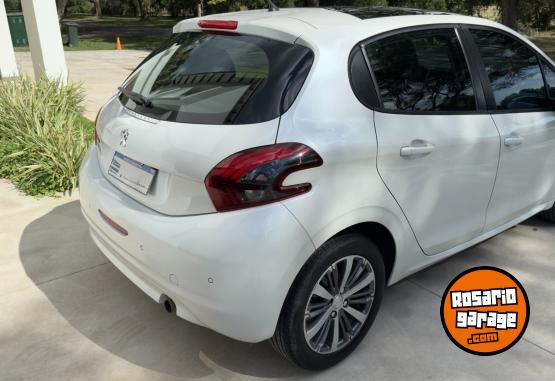 Autos - Peugeot 208 2020 Nafta 48500Km - En Venta