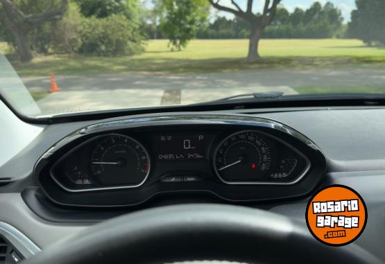 Autos - Peugeot 208 2020 Nafta 48500Km - En Venta