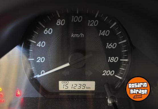 Camionetas - Toyota Hilux Dx 2015 Diesel 151000Km - En Venta