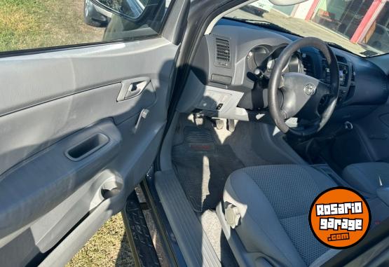 Camionetas - Toyota HILUX DX 2010 Diesel 385000Km - En Venta