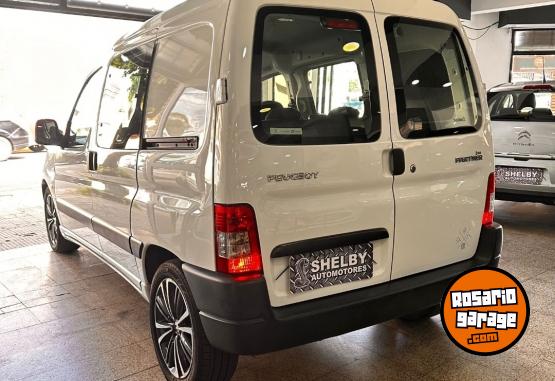 Utilitarios - Peugeot Partner 2018 Nafta 75000Km - En Venta