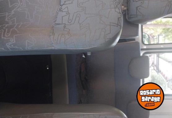 Utilitarios - Renault 2001 2001 Diesel 180000Km - En Venta