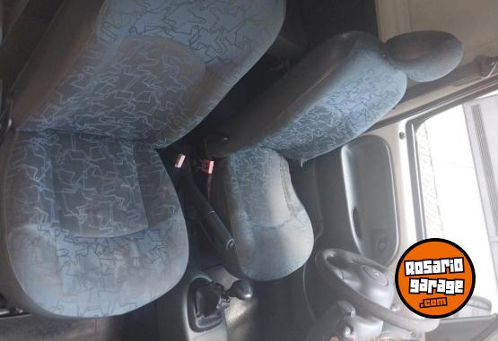 Utilitarios - Renault 2001 2001 Diesel 180000Km - En Venta