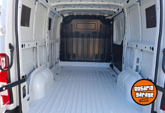 Utilitarios - Renault Máster corta L1H1 2025 Diesel 79Km - En Venta