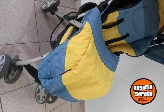 Artículos para bebé - Cochecito Chicco Simplicity Usado. Cobertor de lluvia y cubre pies. - En Venta