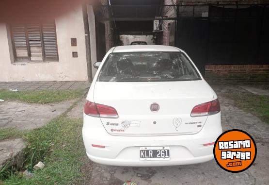 Autos - Fiat Siena atractive 2011 GNC 111111Km - En Venta