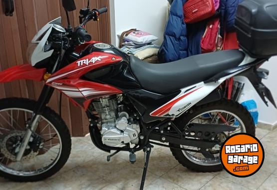 Motos - Corven Triax 150 R3 2023 Nafta 4650Km - En Venta
