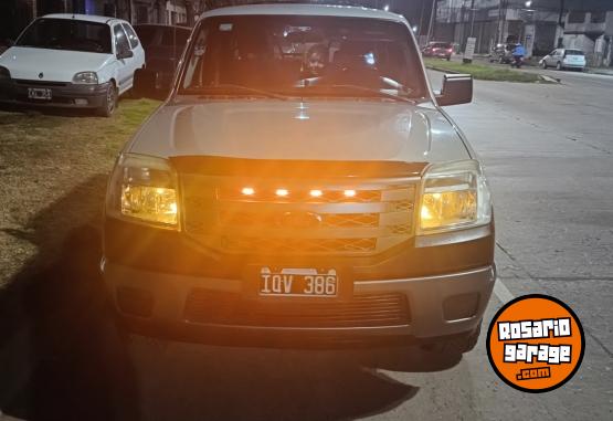 Camionetas - Ford XL plus 2010 GNC 235000Km - En Venta