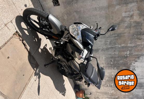 Motos - Bajaj Rouser 125 2024 Nafta 3800Km - En Venta