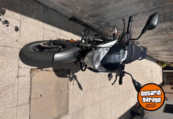 Motos - Bajaj Rouser 125 2024 Nafta 3800Km - En Venta