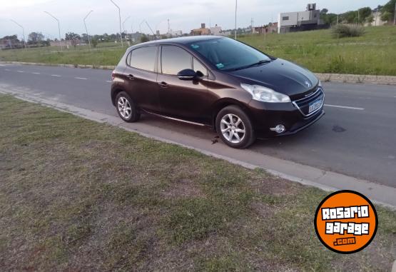 Autos - Peugeot 208 allure 1.5 touchscree 2015 GNC 123000Km - En Venta