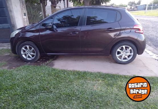 Autos - Peugeot 208 allure 1.5 touchscree 2015 GNC 123000Km - En Venta