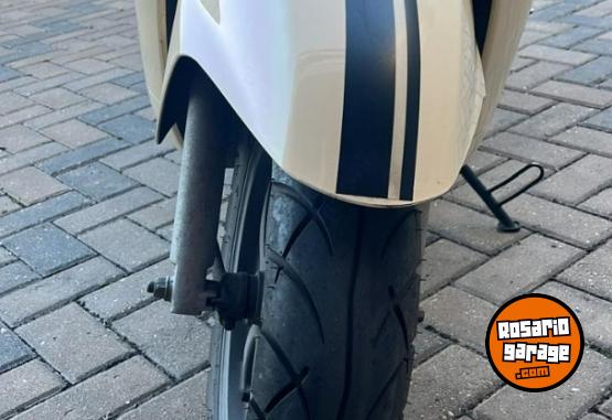 Motos - Kymco Like 125 2023 Nafta 13000Km - En Venta