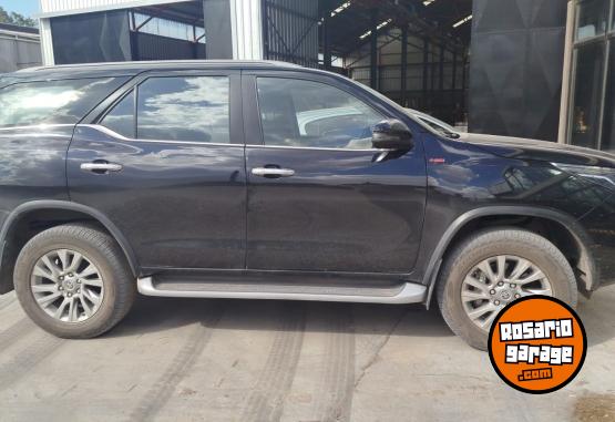 Camionetas - Toyota SW4 4x4 SRX 2.8 TDI 7A 2021 Diesel 107000Km - En Venta