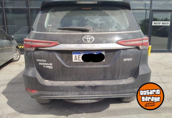 Camionetas - Toyota SW4 4x4 SRX 2.8 TDI 7A 2021 Diesel 107000Km - En Venta