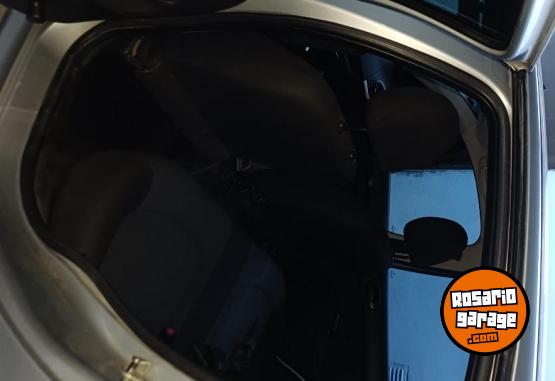 Autos - Peugeot 207 compact 2011 Diesel 191000Km - En Venta