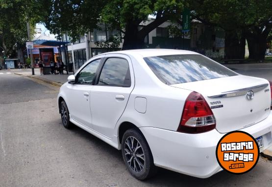 Autos - Toyota ETIOS XLS 2023 Nafta 60000Km - En Venta