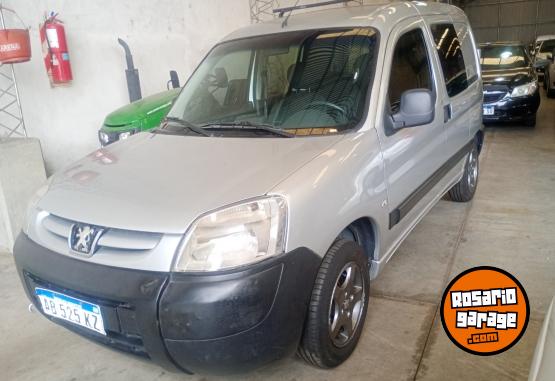 Utilitarios - Peugeot Partner 2017 Diesel 112000Km - En Venta