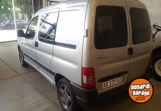 Utilitarios - Peugeot Partner 2017 Diesel 112000Km - En Venta