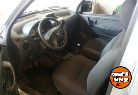 Utilitarios - Peugeot Partner 2017 Diesel 112000Km - En Venta