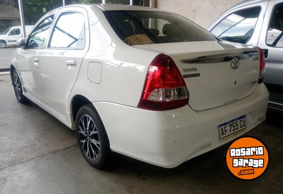 Autos - Toyota Etios 2023 Nafta 66000Km - En Venta