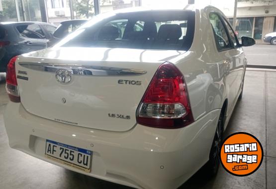 Autos - Toyota Etios 2023 Nafta 66000Km - En Venta