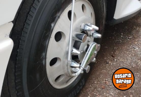 Camiones y Grúas - Vendo camión Freightliner motor detroit 520 HP Caja Fuller de 10 Modelo 2007 - En Venta