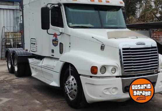 Camiones y Grúas - Vendo camión Freightliner motor detroit 520 HP Caja Fuller de 10 Modelo 2007 - En Venta
