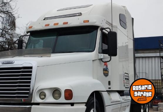Camiones y Grúas - Vendo camión Freightliner motor detroit 520 HP Caja Fuller de 10 Modelo 2007 - En Venta