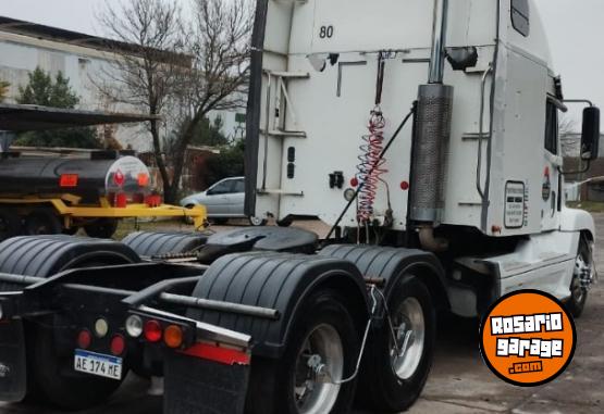 Camiones y Grúas - Vendo camión Freightliner motor detroit 520 HP Caja Fuller de 10 Modelo 2007 - En Venta