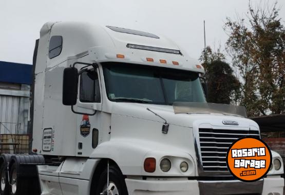 Camiones y Grúas - Vendo camión Freightliner motor detroit 520 HP Caja Fuller de 10 Modelo 2007 - En Venta