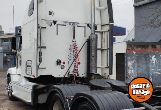 Camiones y Grúas - Vendo camión Freightliner motor detroit 520 HP Caja Fuller de 10 Modelo 2007 - En Venta